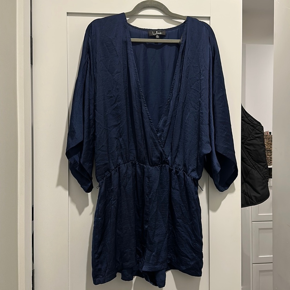 Lulu’s Navy Satin Romper